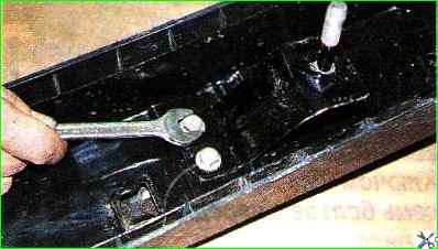 Снятие бампера автомобиля