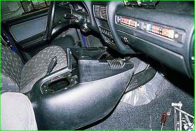 Зняття консолі панелі приладів