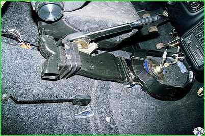 Зняття консолі панелі приладів