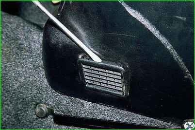 Зняття консолі панелі приладів