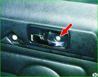 Снятие обивки двери