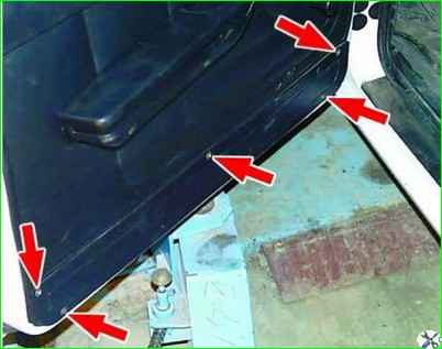 Снятие обивки двери