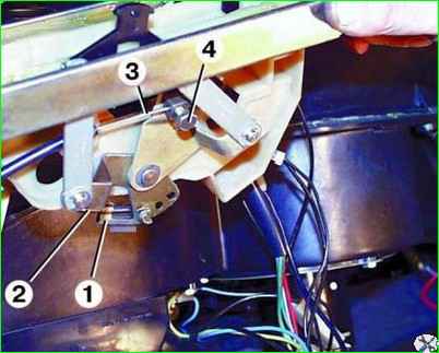 Снятие и установка отопителя салона автомобиля