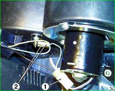 Снятие и установка отопителя салона автомобиля