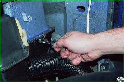 Снятие радиатора отопителя