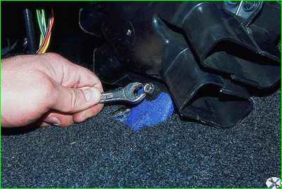 Снятие радиатора отопителя