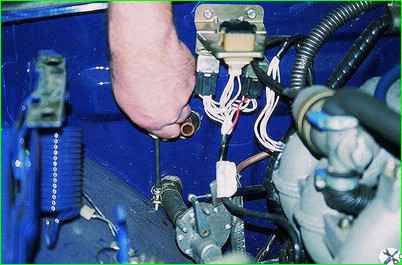 Снятие радиатора отопителя