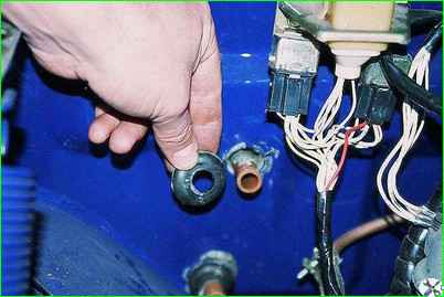 Снятие радиатора отопителя