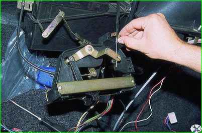 Снятие радиатора отопителя