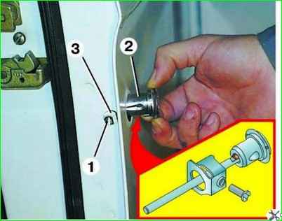 Снятие замка двери