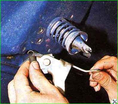 Снятие замка капота