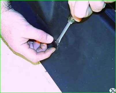 Снятие заднего бампера автомобиля