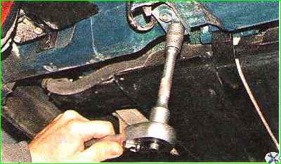 Снятие заднего бампера автомобиля