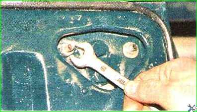 Снятие заднего бампера автомобиля