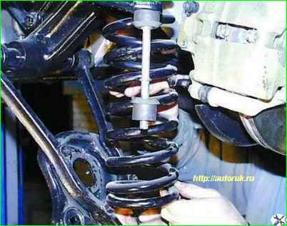 Замена пружины подвески