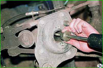 Проверка и замена амортизатора