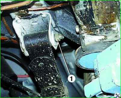 Зняття та встановлення ресори