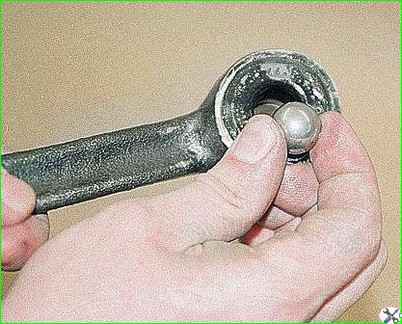 Снятие рычагов и замена резиновых втулок