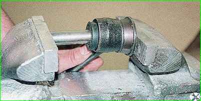 Снятие рычагов и замена резиновых втулок