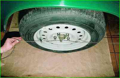 Ajuste de la convergencia y la inclinación de la rueda