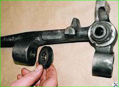 Замена шкворня подвески