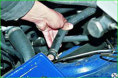 Заміна олії гідропідсилювача керма