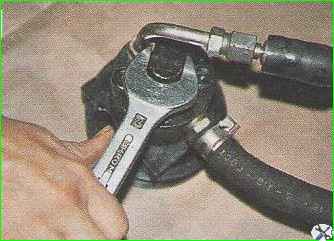 Промивання клапанів гідропідсилювача керма