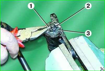Разборка маятникового рычага