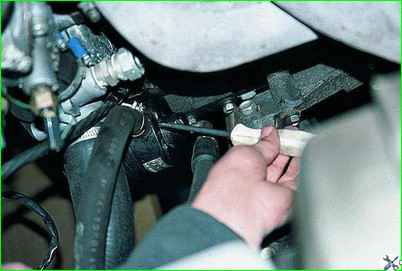 Entfernen der Servolenkungspumpe