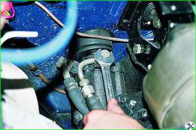 Entfernen des Lenkmechanismus mit hydraulischem Verstärker