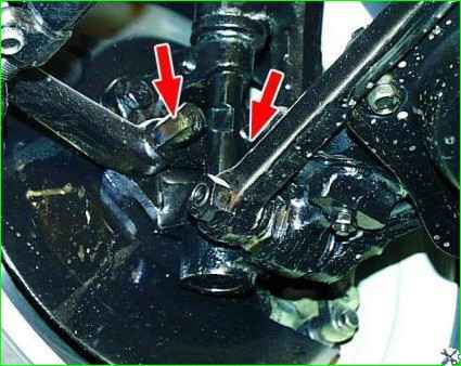 Снятие рулевой трапеции