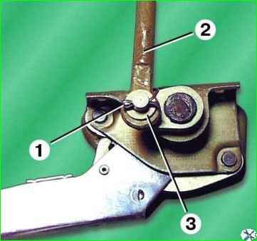 Разборка рычага стояночного тормоза