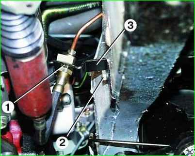 Снятие рабочего цилиндра сцепления