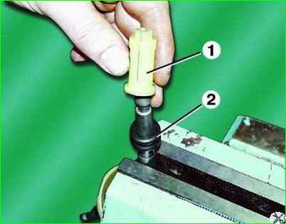 Ауыстыру тұтқасын алу және бөлшектеу