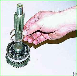 Розбірка та збирання первинного валу коробки передач