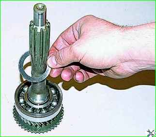 Розбірка та збирання первинного валу коробки передач