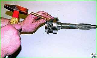 Розбірка та збирання первинного валу коробки передач