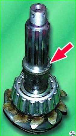 Разборка вала ведущей шестерни главной передачи