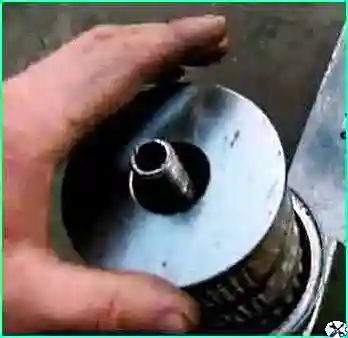 Replacing the oil filter GAZ-53, GAZ-66