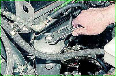 Замена масла и масляного фильтра двигателя ГАЗ-2705 с двигателем ЗМЗ-402