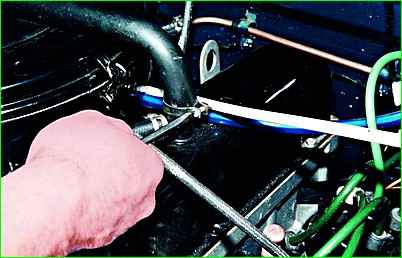 Замена воздушного фильтра двигателя ЗМЗ-402