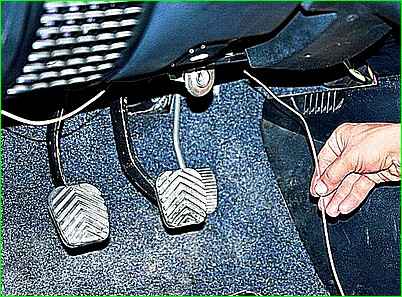 Замена троса дроссельной заслонки ЗМЗ-40522