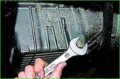 Замена масла и масляного фильтра двигателя ГАЗ-2705 с двигателем ЗМЗ-406