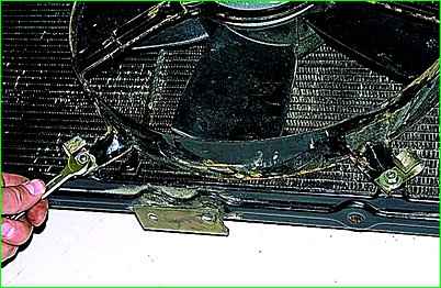 Replacing the radiator with the ZMZ-406 engine