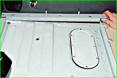 Снятие бака автомобиля фургона ГАЗ-2705