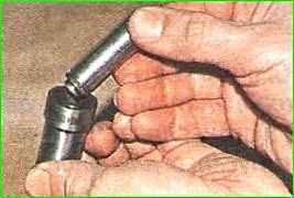 Disassembly and assembly of the hydraulic chain tensioner