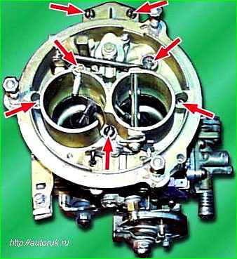 Disassembling the carburetor