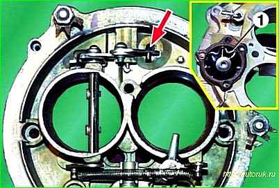 Disassembling the carburetor