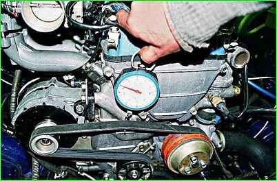 Замена и регулировка натяжения ремня привода агрегатов с двигателем ЗМЗ-406