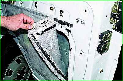 Снятие обивки передней двери ГАЗ-2705